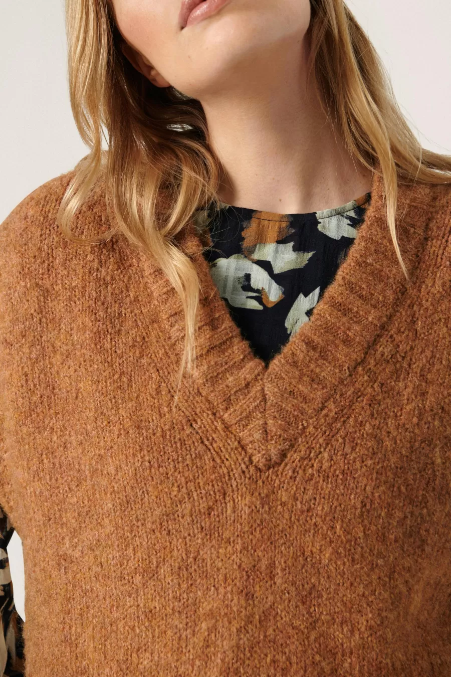 Soaked in Luxury SLConnery Waistcoat | Knitwear