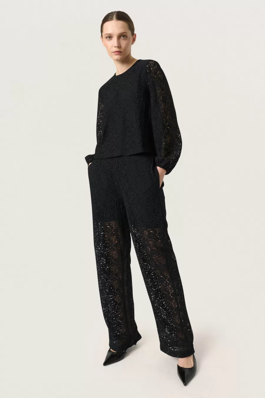 Soaked in Luxury SLHenni Blouse | Occasionwear | Online Exclusive