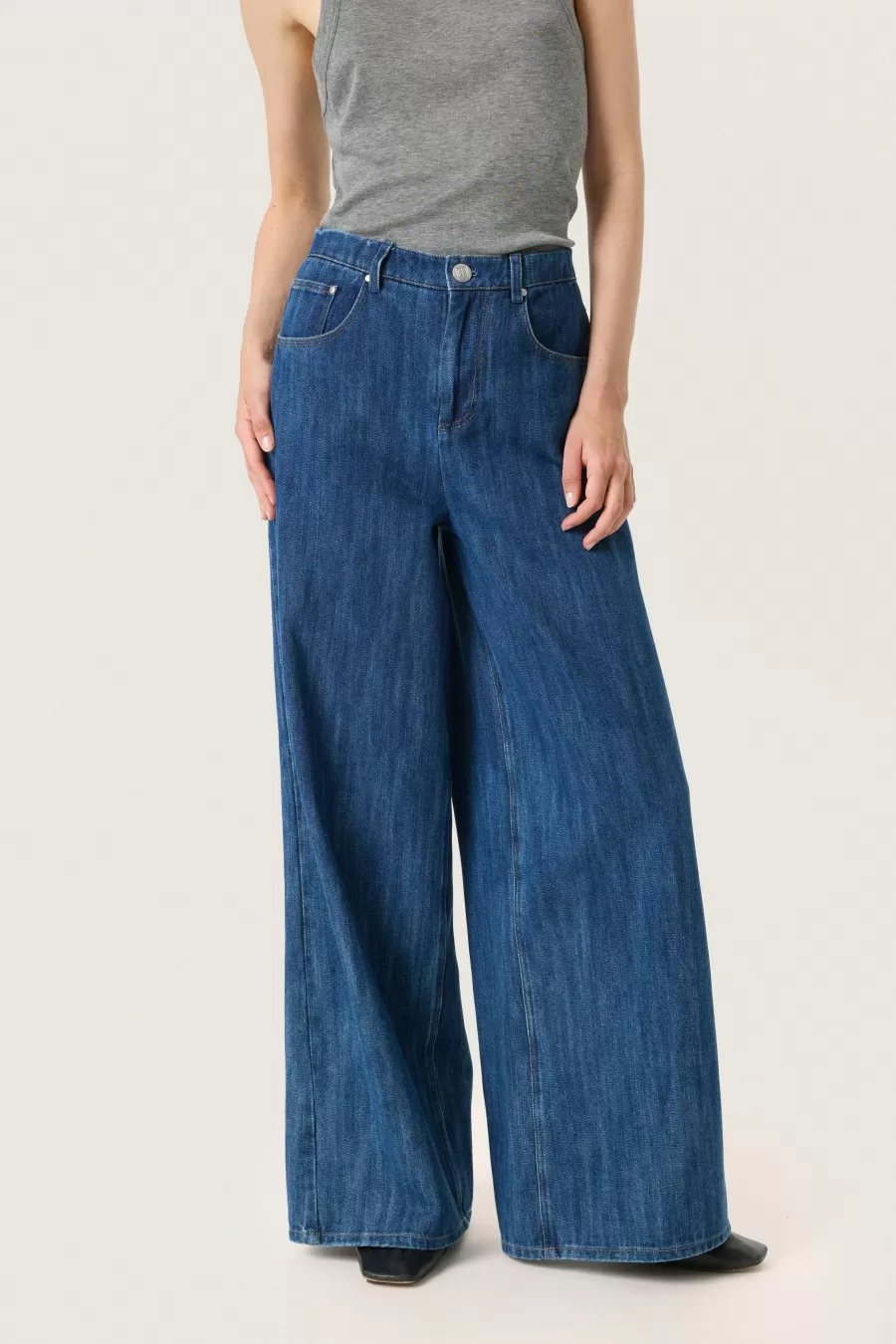 Soaked in Luxury SLZianna Jeans | Transeasonal Edit | Jeans